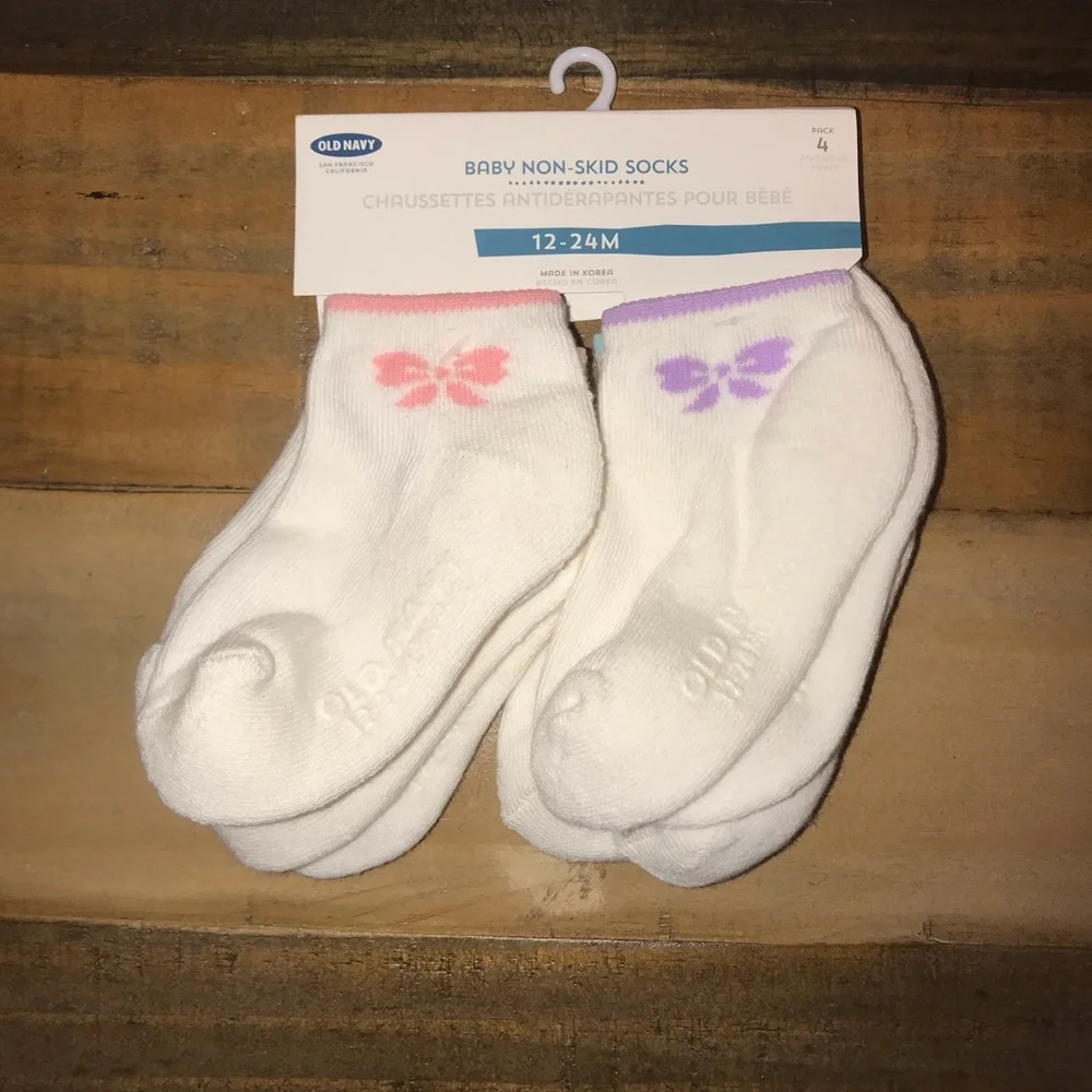 Old Navy Girls 4 Pairs Baby Non-Skid Socks 12-24 Months NWT